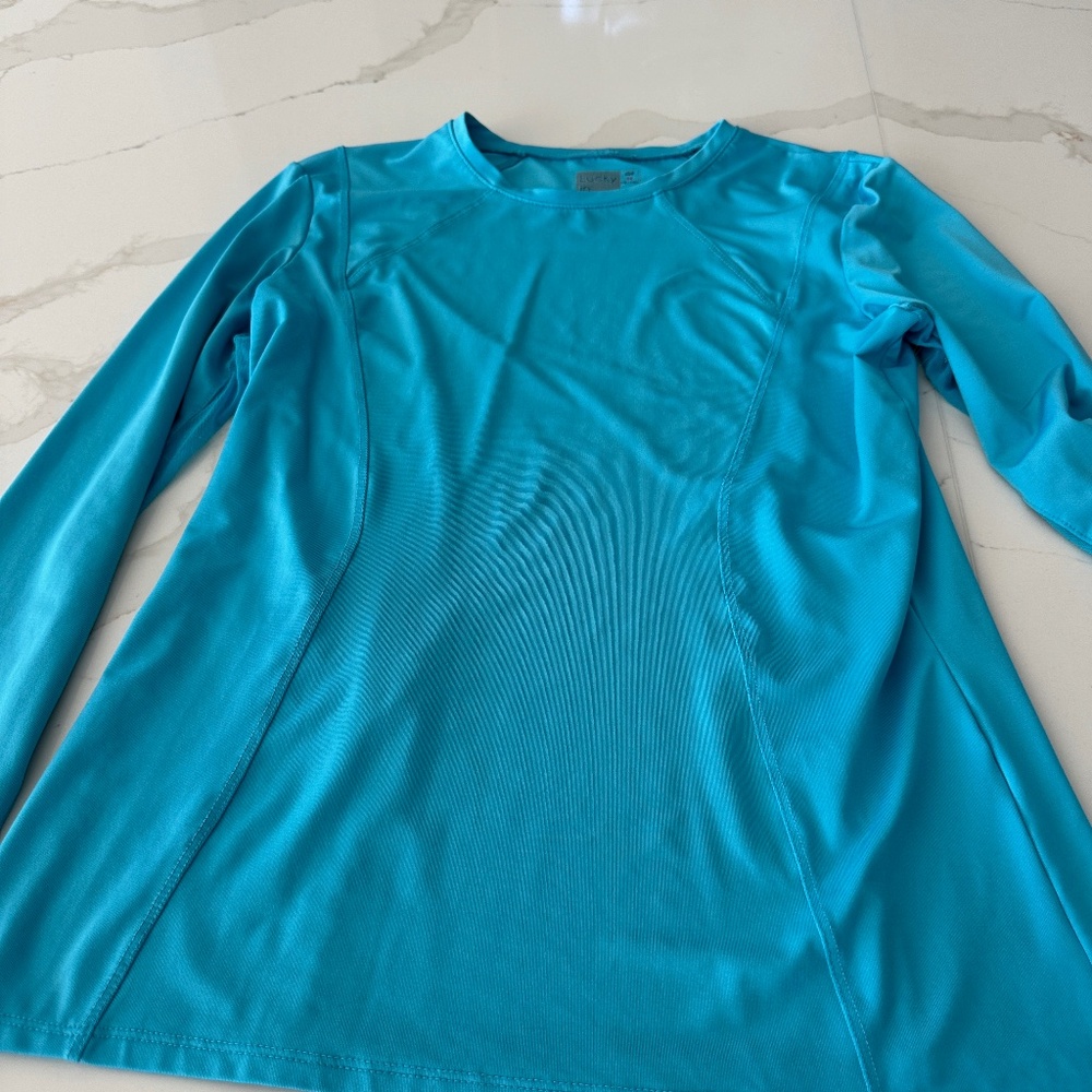 ladies long sleeves sports top size M